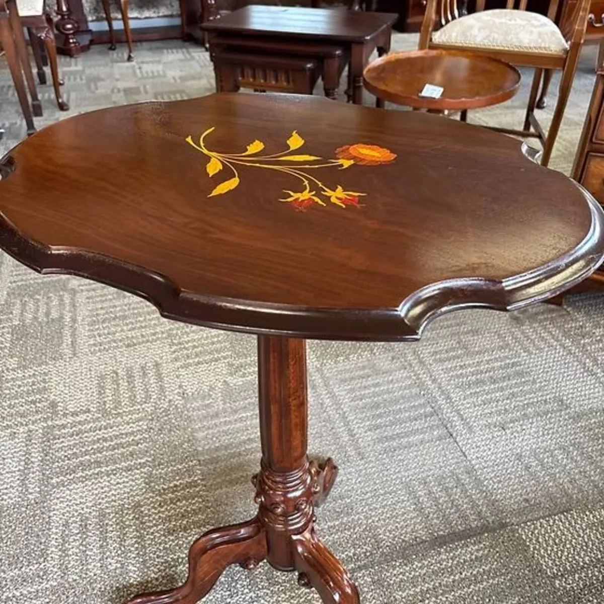 Beautiful mahogany floral marquetry shaped edge oc - Image 3