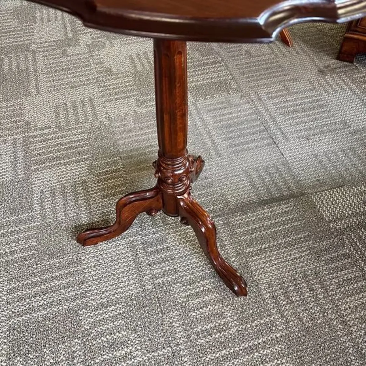 Beautiful mahogany floral marquetry shaped edge oc - Image 2