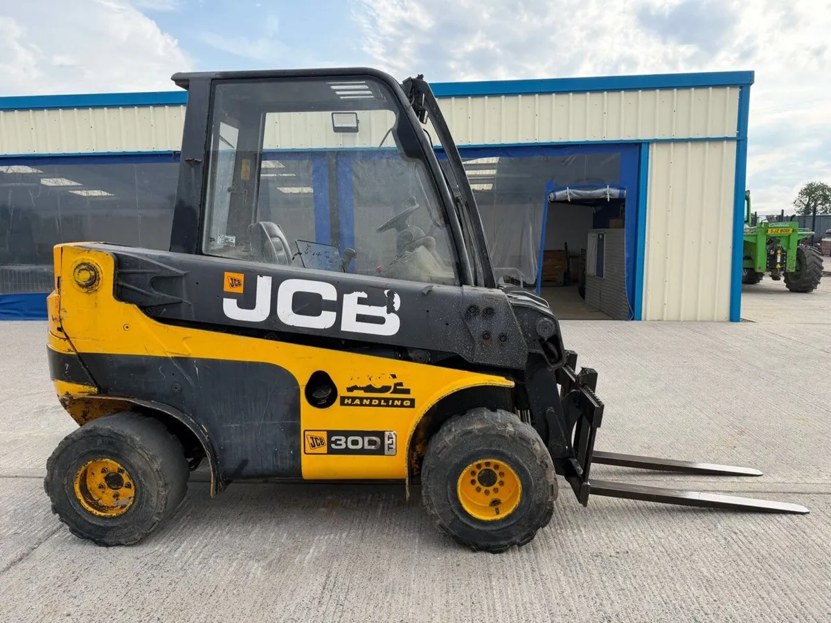 JCB TLT30D 3 TON 4WD DIESEL TELETRUCK FORKLIFT - Image 4