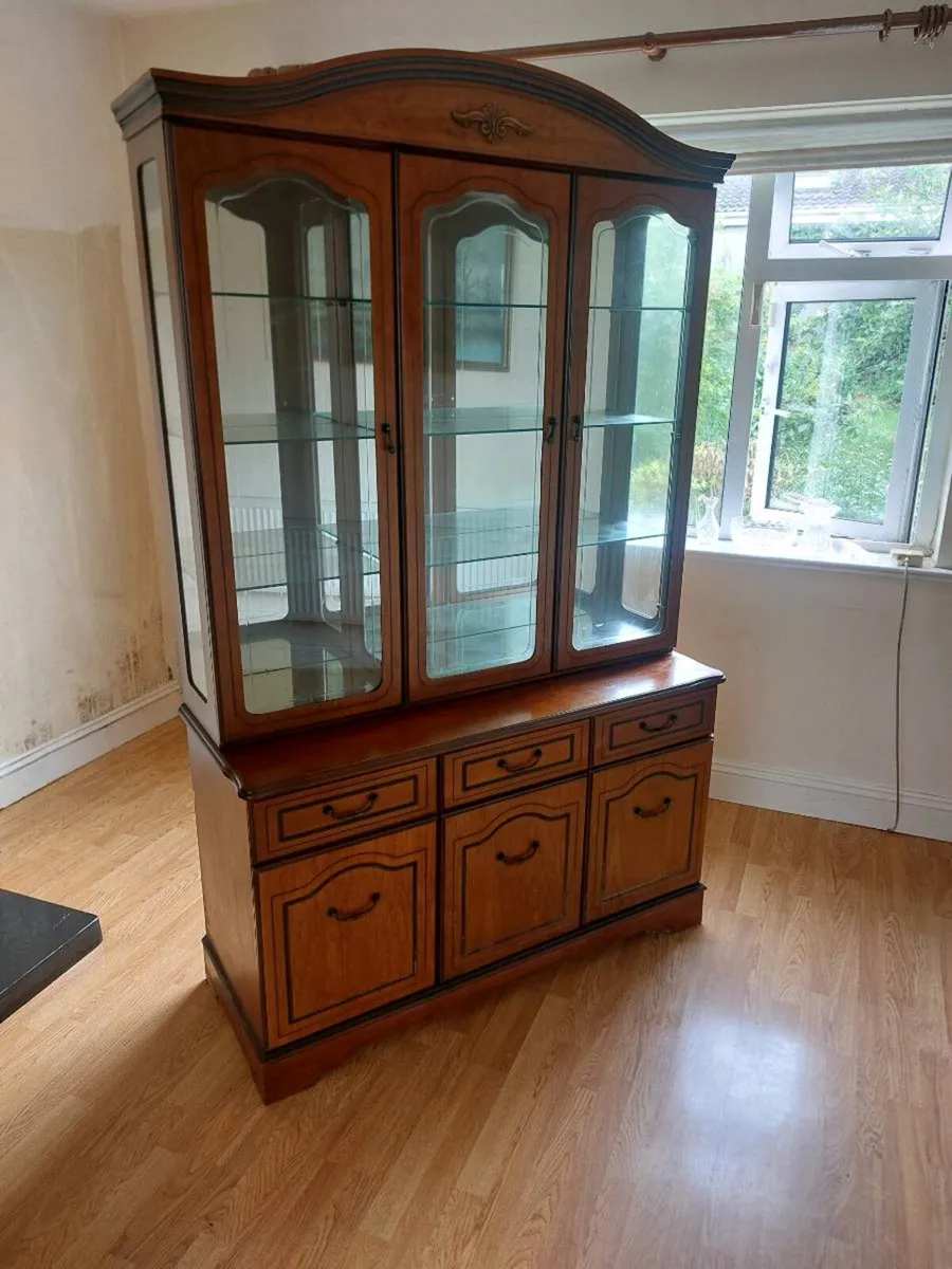 Display cabinet - Image 1