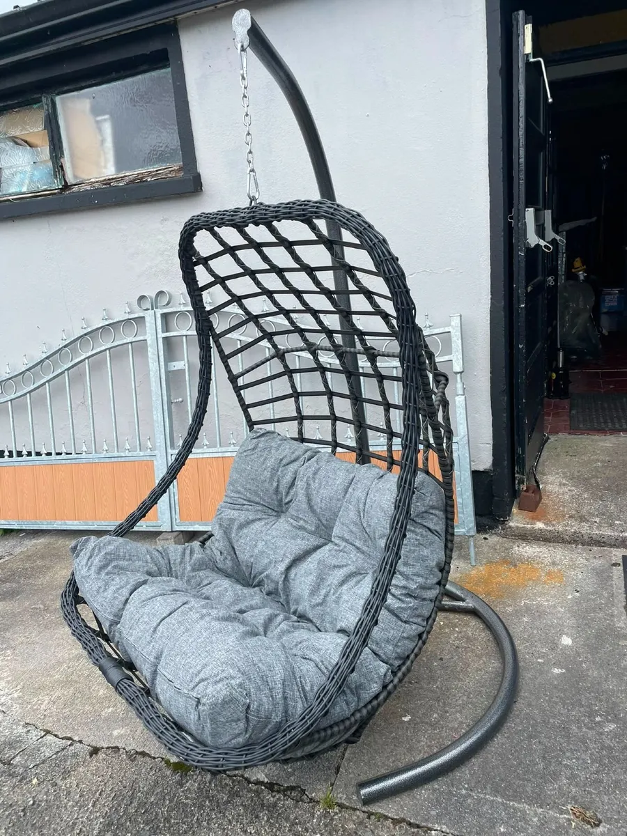 STYLISH EGG CHAIRS - Image 1