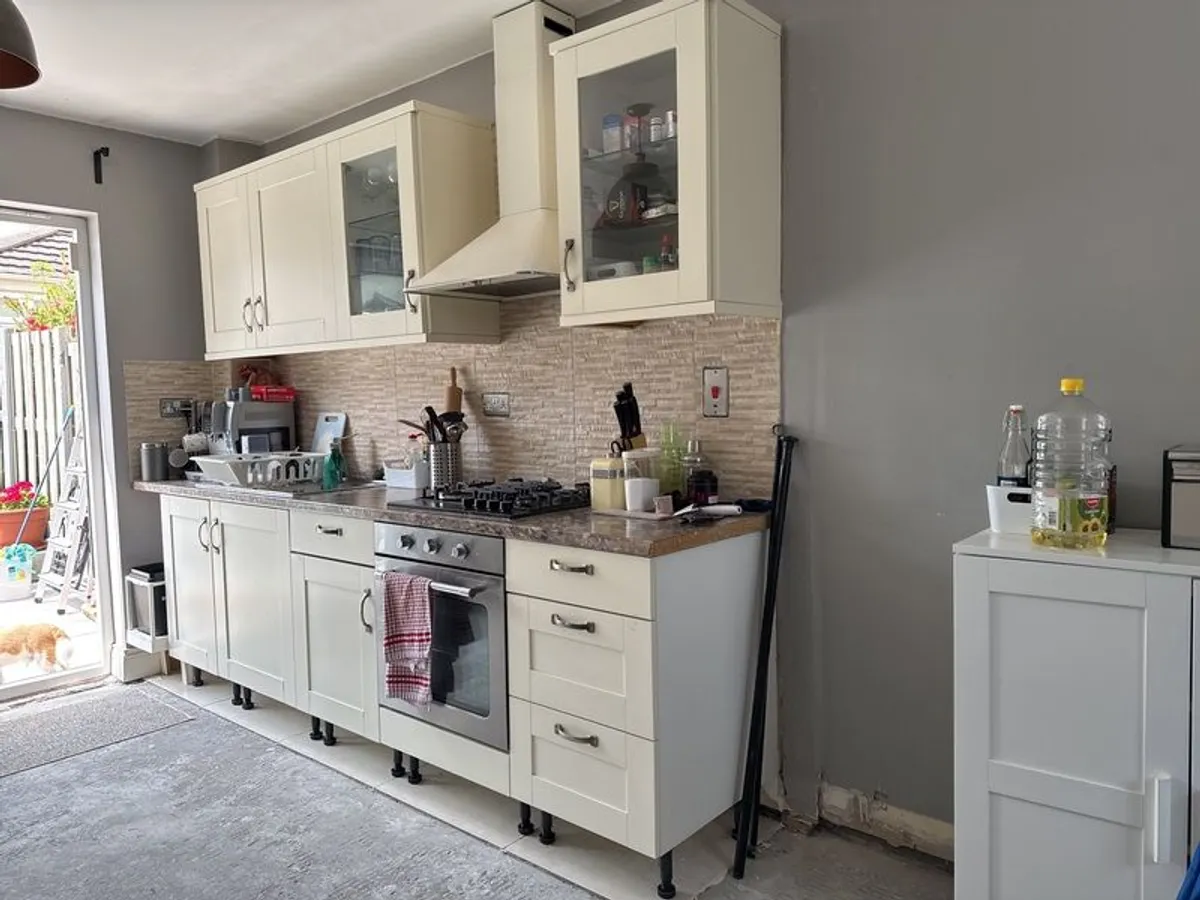 kitchen - Image 1