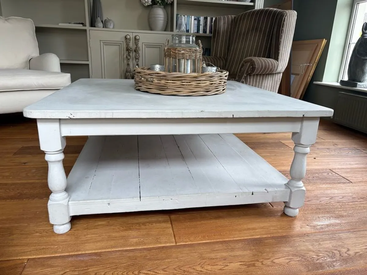 Solid pine painted large square coffee table - Image 3