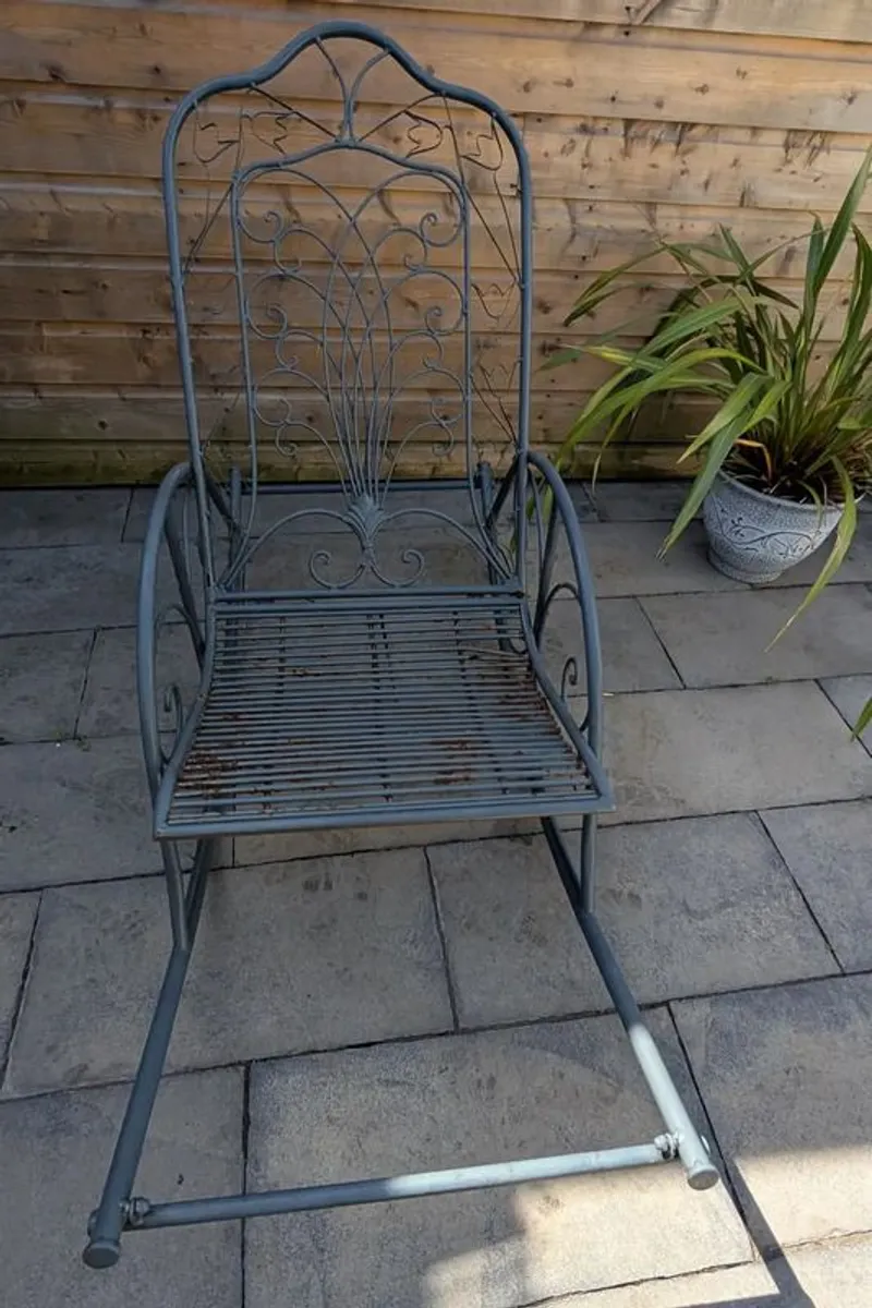 Vintage garden rocking chair - Image 1