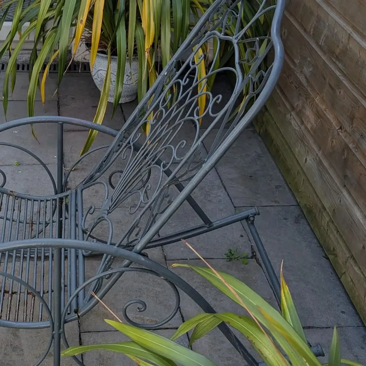 Vintage garden rocking chair - Image 2