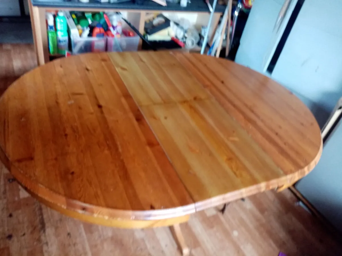 Dining table - Image 1