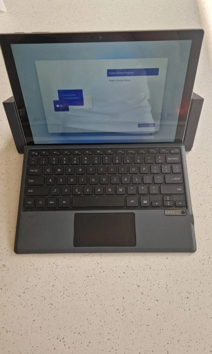 Surface Pro 6 i7 - Image 1