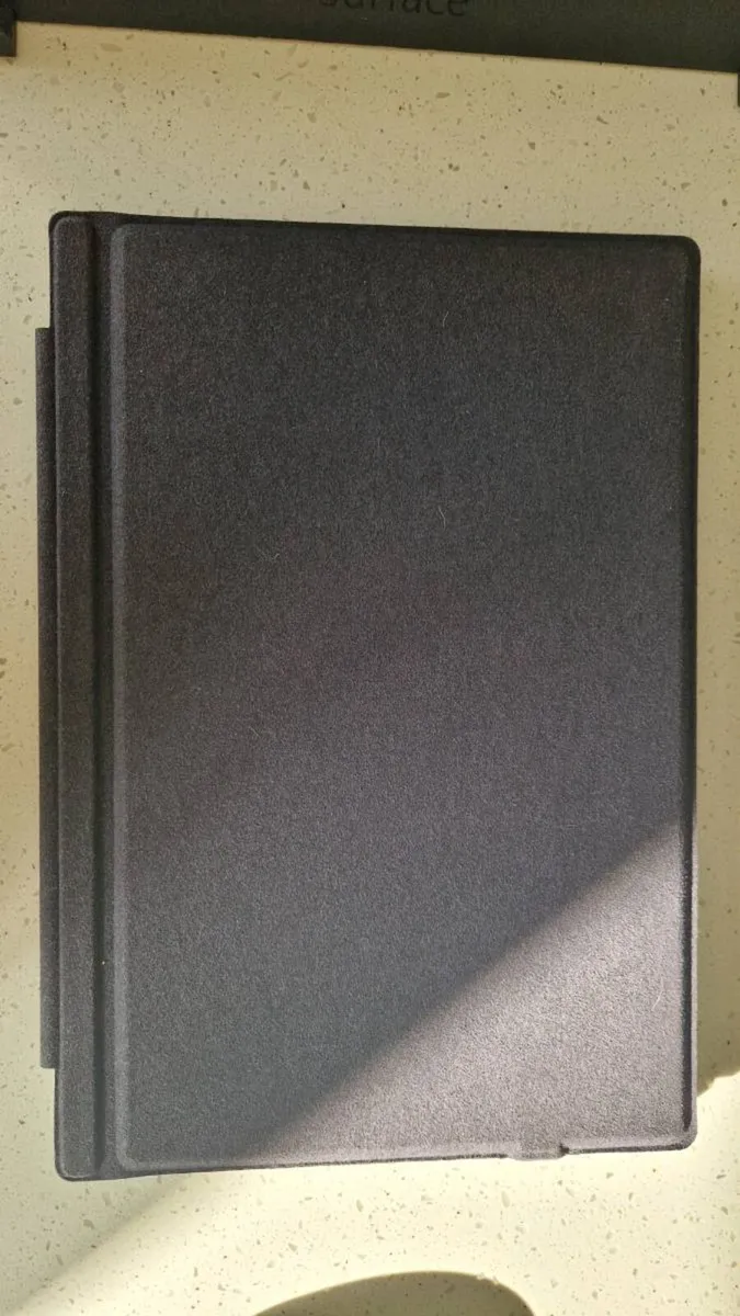 Surface Pro 6 i7 - Image 2