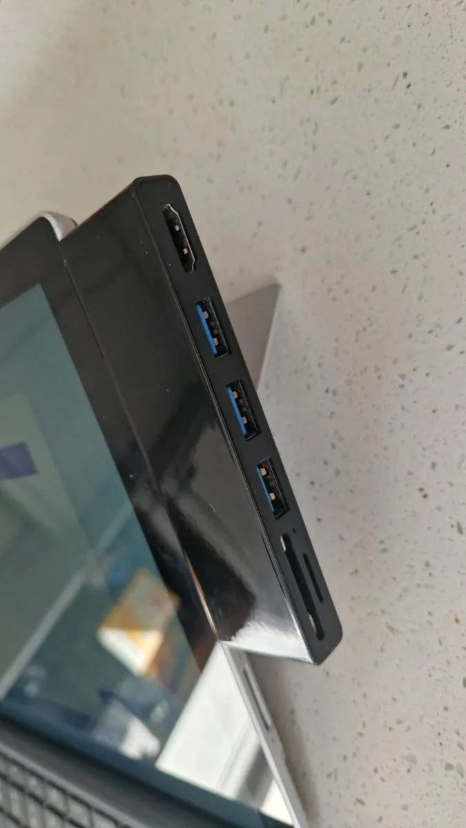 Surface Pro 6 i7 - Image 4