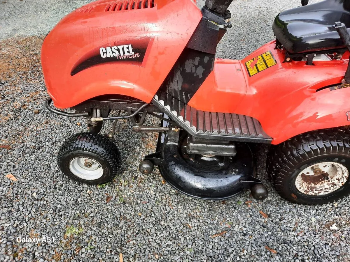 Castelgarden ride on mower - Image 4