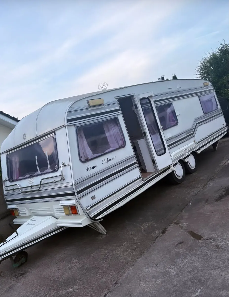 Vintage caravan for sale - Image 1