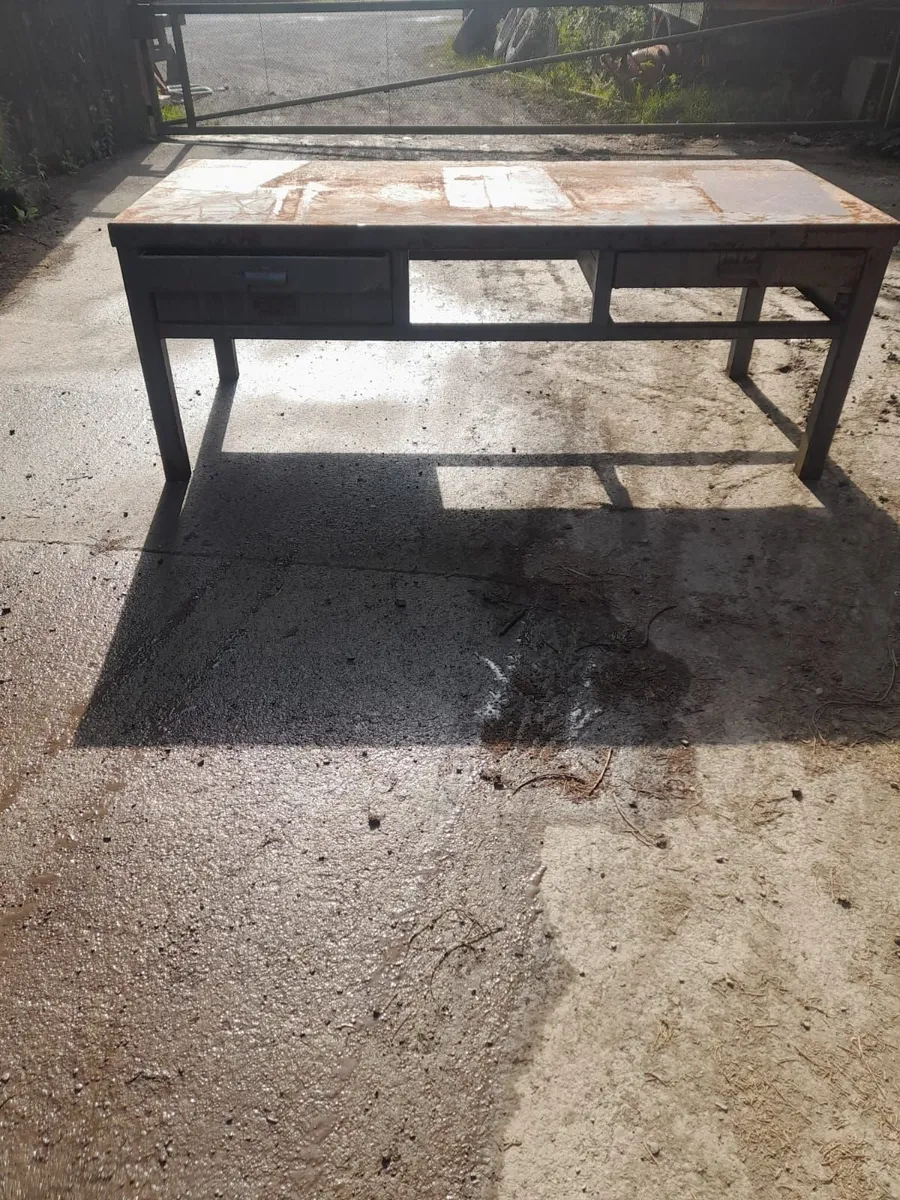 heavy duty work bench - Image 1
