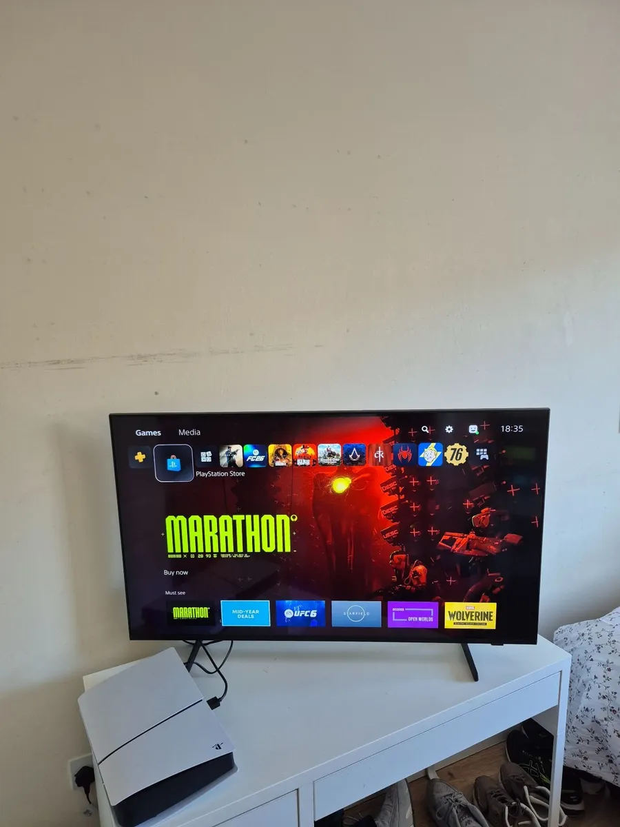 Samsung 43" Smart TV - Image 2