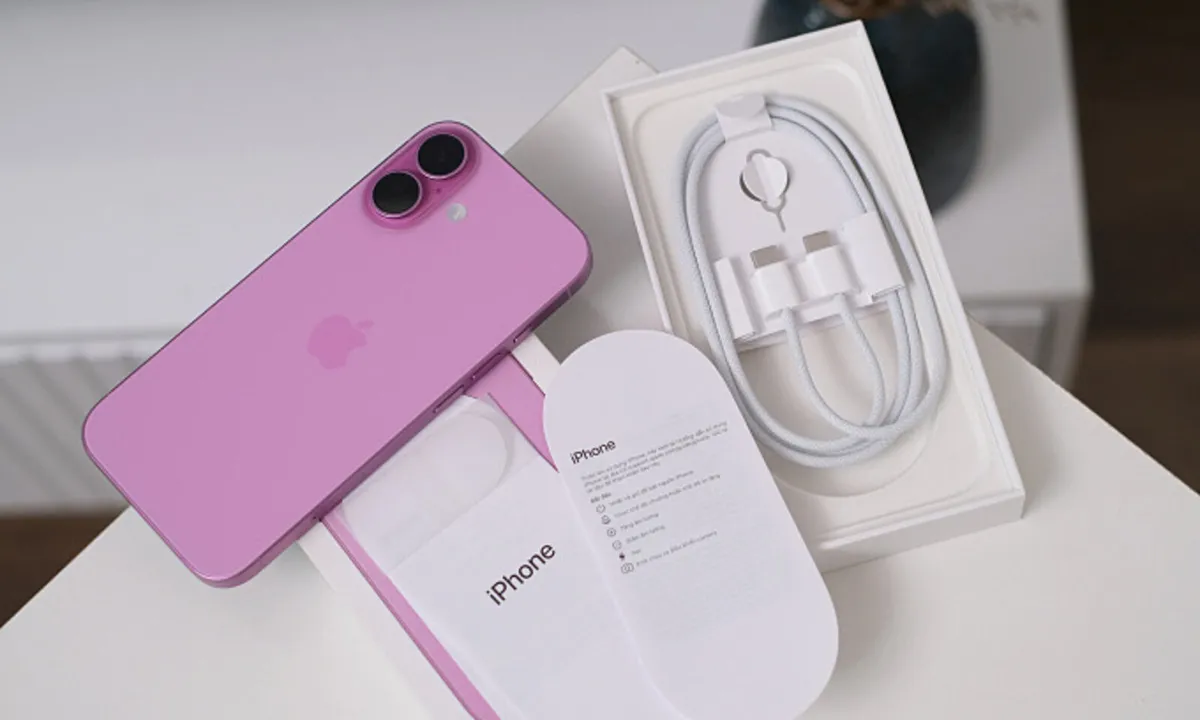Apple iPhone 16 unlocked - Image 1