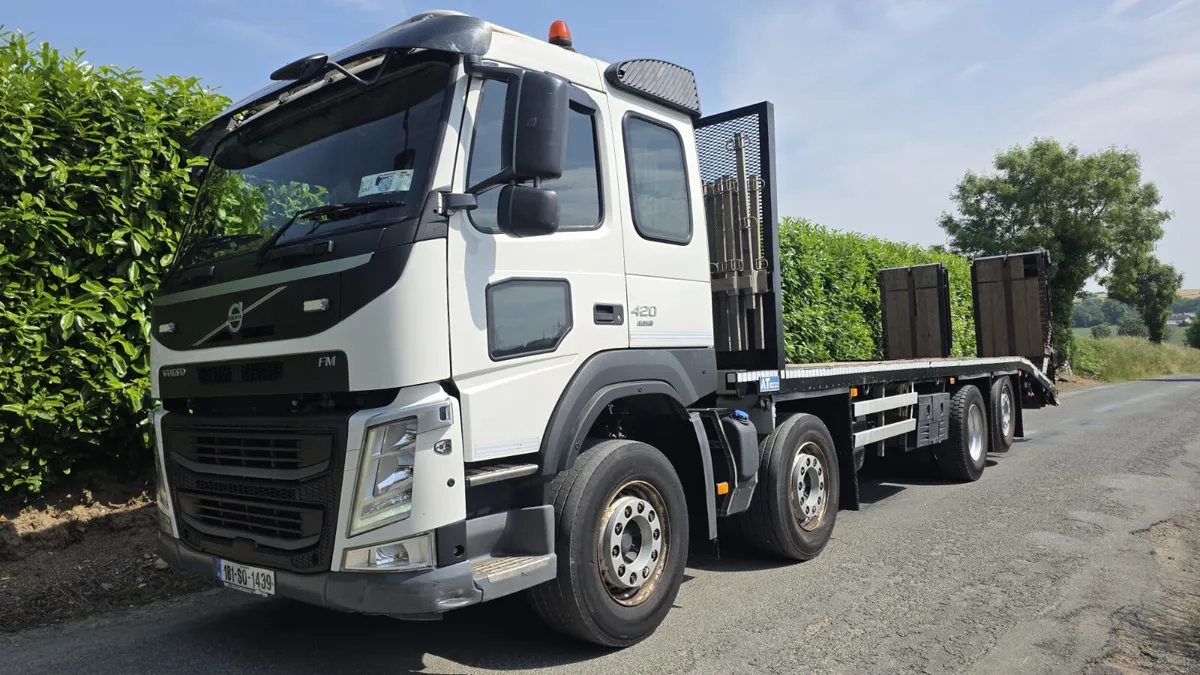 '18 Volvo FM420 8x2 Beavertail (Cheese Wedge) - Image 2