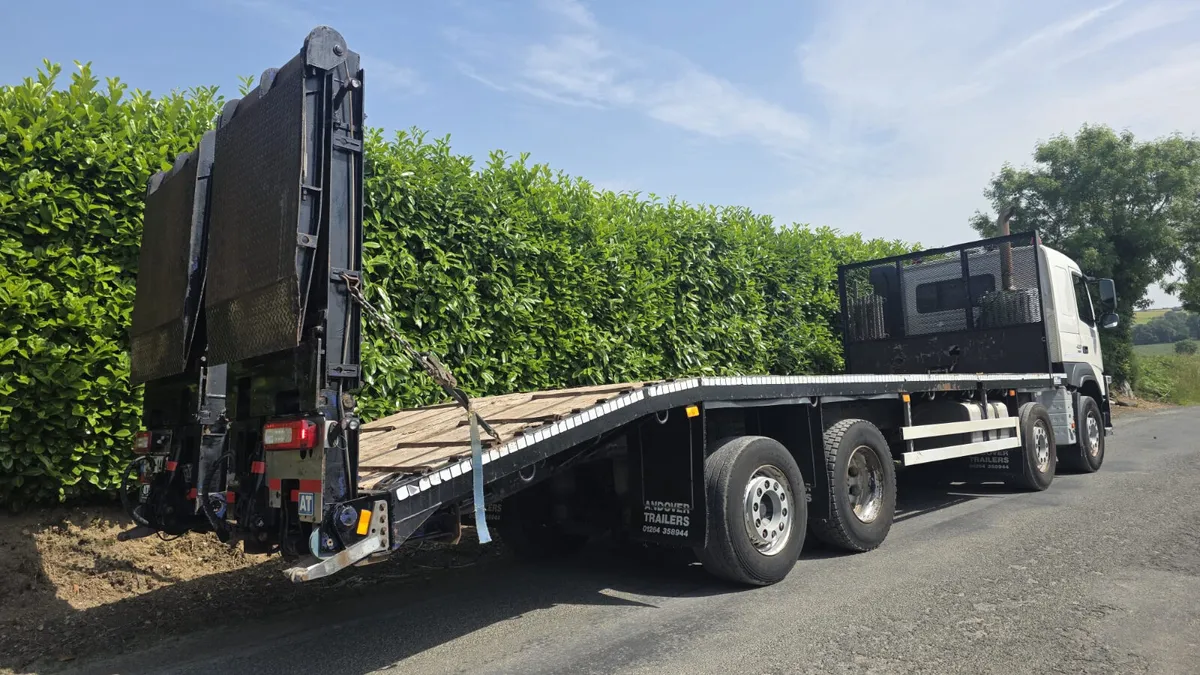 '18 Volvo FM420 8x2 Beavertail (Cheese Wedge) - Image 3