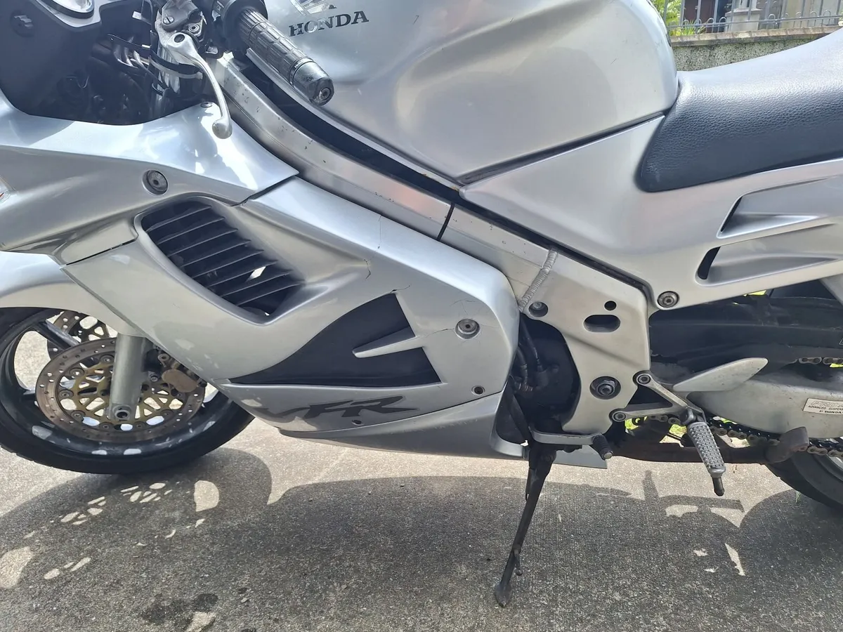 1997 Honda VFR750 RC36 - Image 3