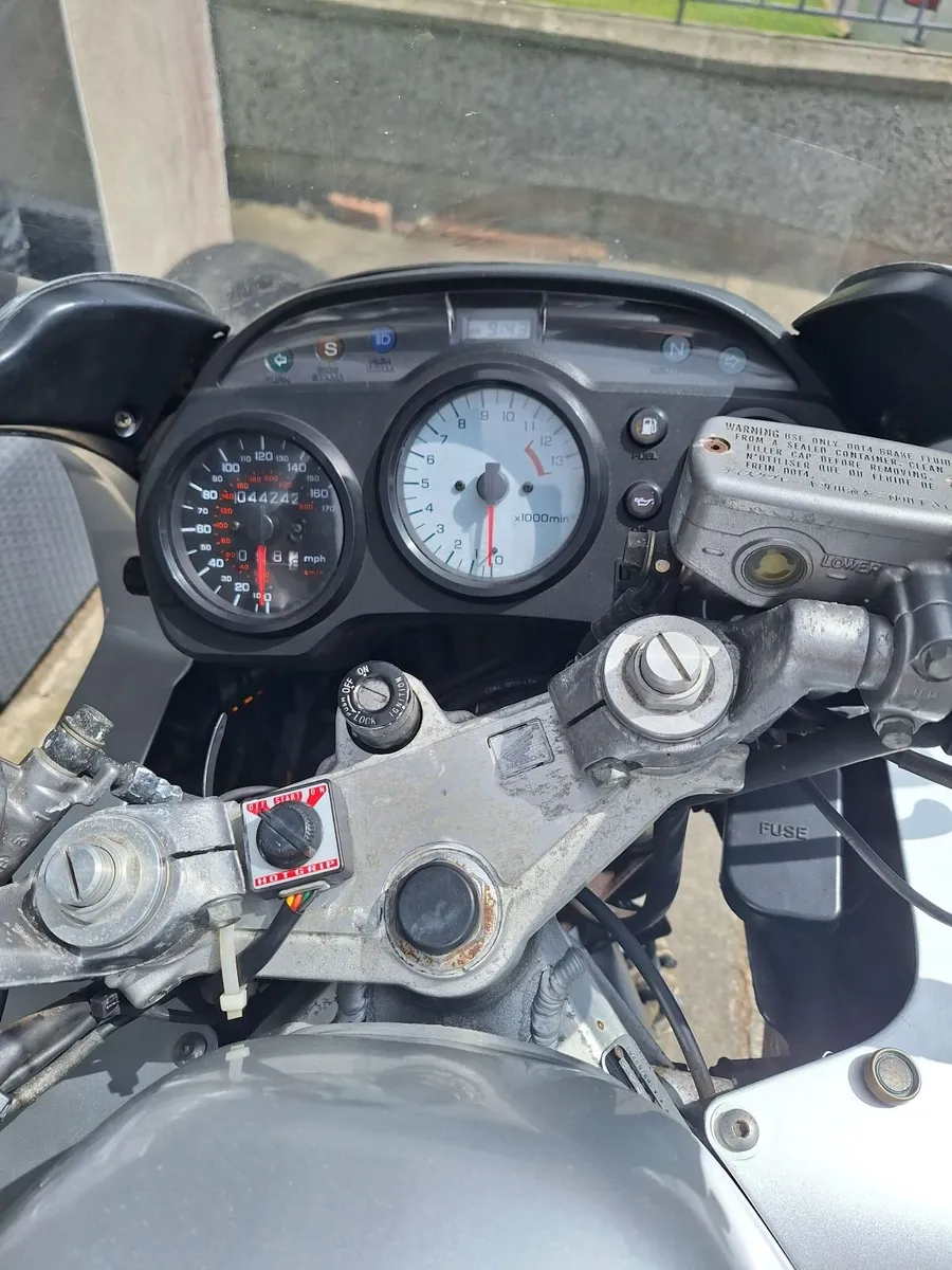 1997 Honda VFR750 RC36 - Image 2
