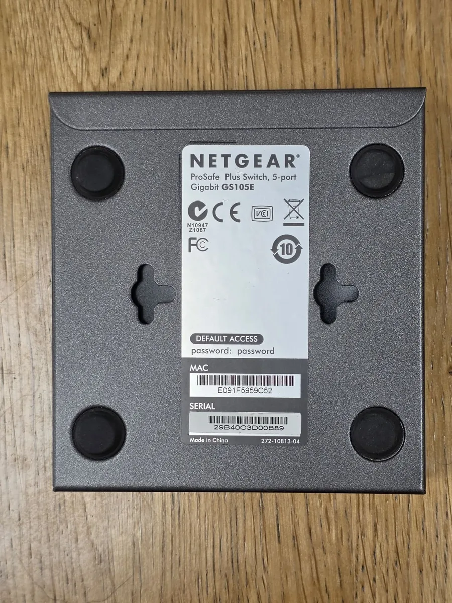 Netgear  GS105E Ethernet Plus smart switch - Image 4