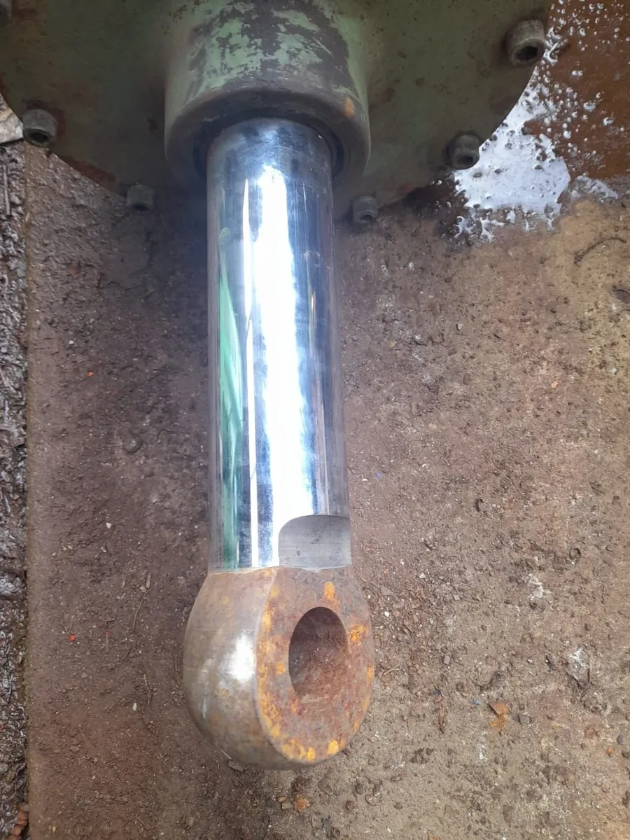 hydraulic ram - Image 2