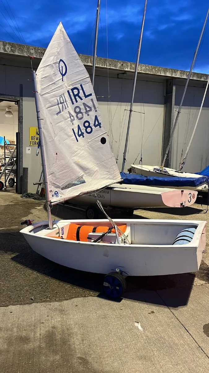 Optimist sail boat - Image 1