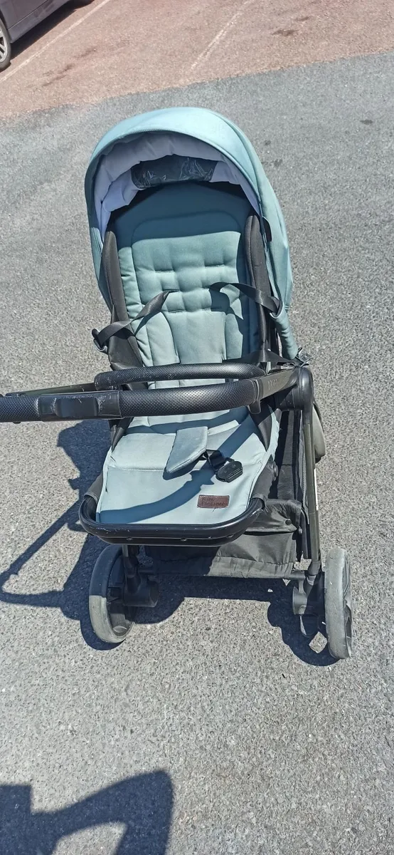Pram - Image 1