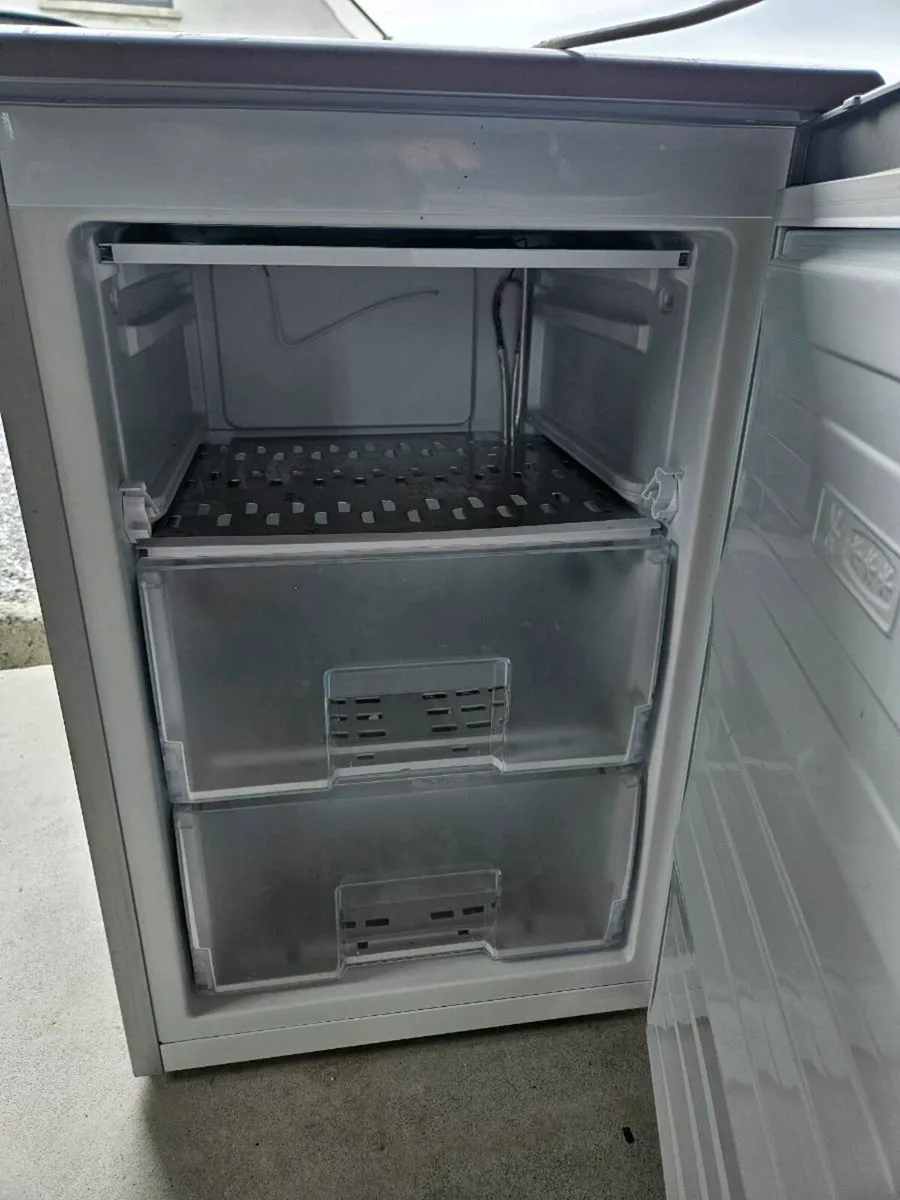 Undercounter freezer - Image 3