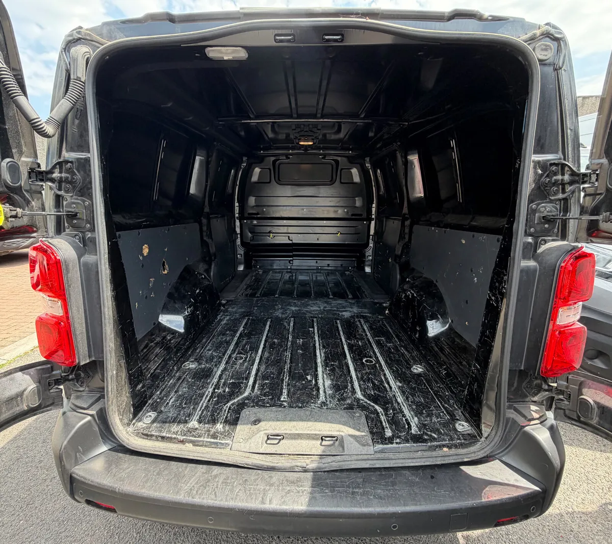 2023 Citroen Dispatch Long Wheel Base - Image 2