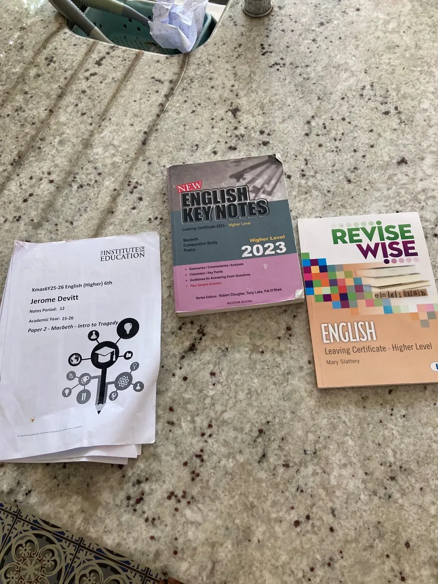 HL english paper 1 and 2 revison books