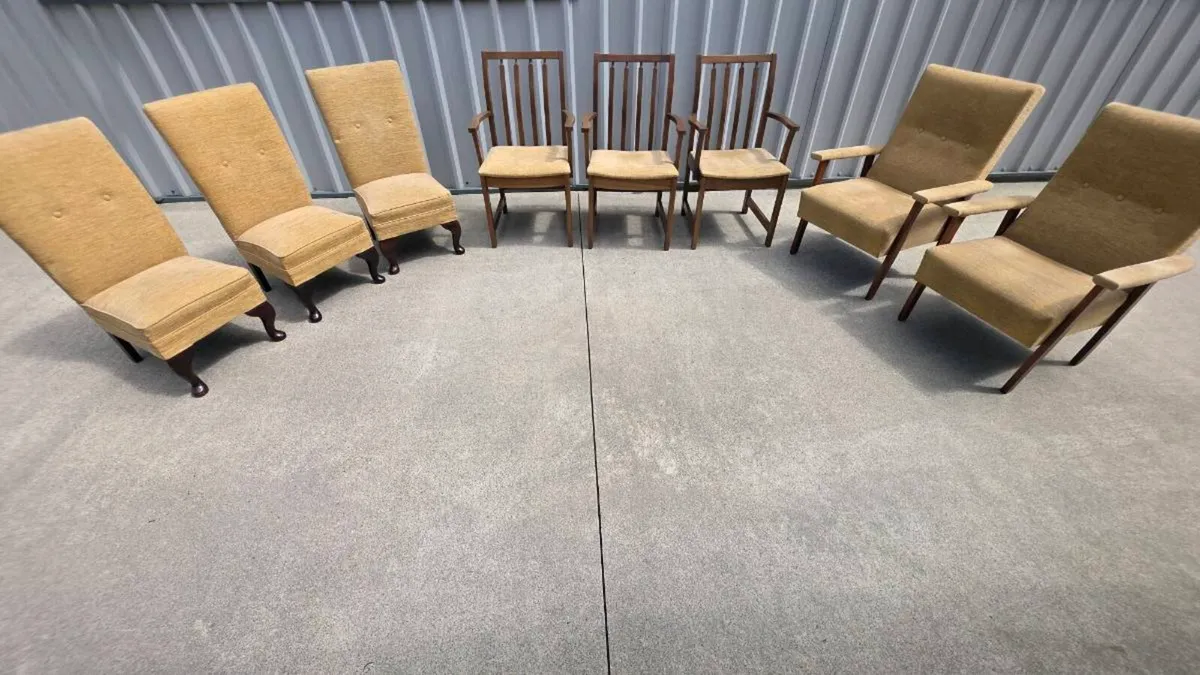8 x Vintage chair set ☘️☘️☘️ - Image 1