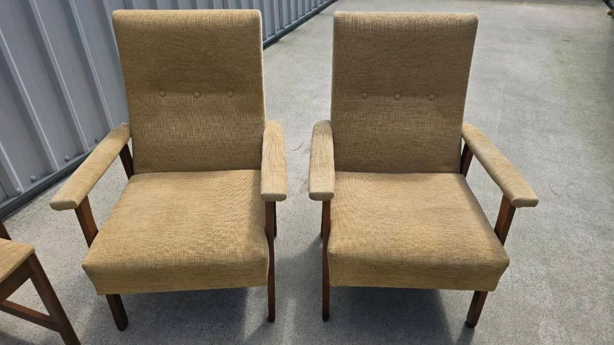 8 x Vintage chair set ☘️☘️☘️ - Image 3