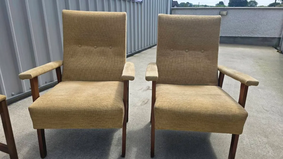 8 x Vintage chair set ☘️☘️☘️ - Image 2