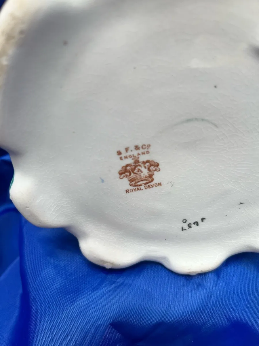 Antique biscuit jar - Image 2