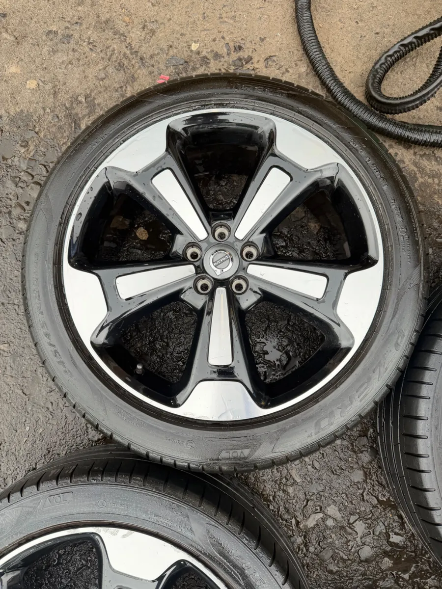 20inch Volvo XC40 alloy wheels - Image 4