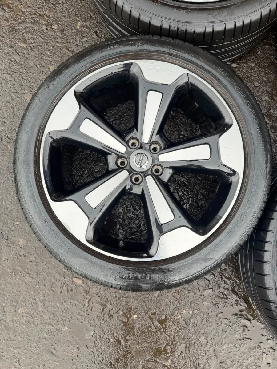 20inch Volvo XC40 alloy wheels - Image 3