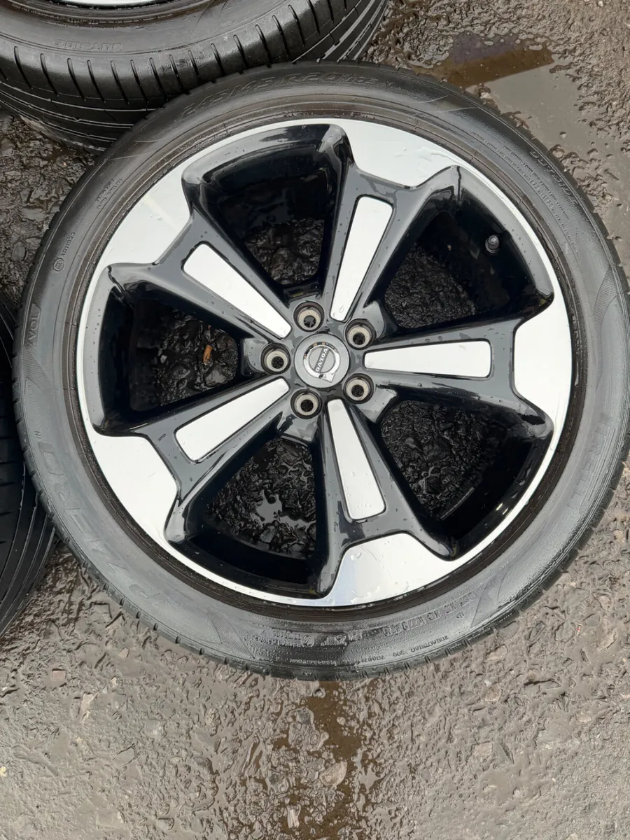 20inch Volvo XC40 alloy wheels - Image 2
