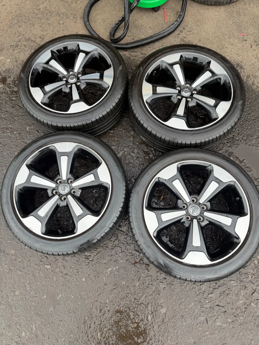 20inch Volvo XC40 alloy wheels - Image 1