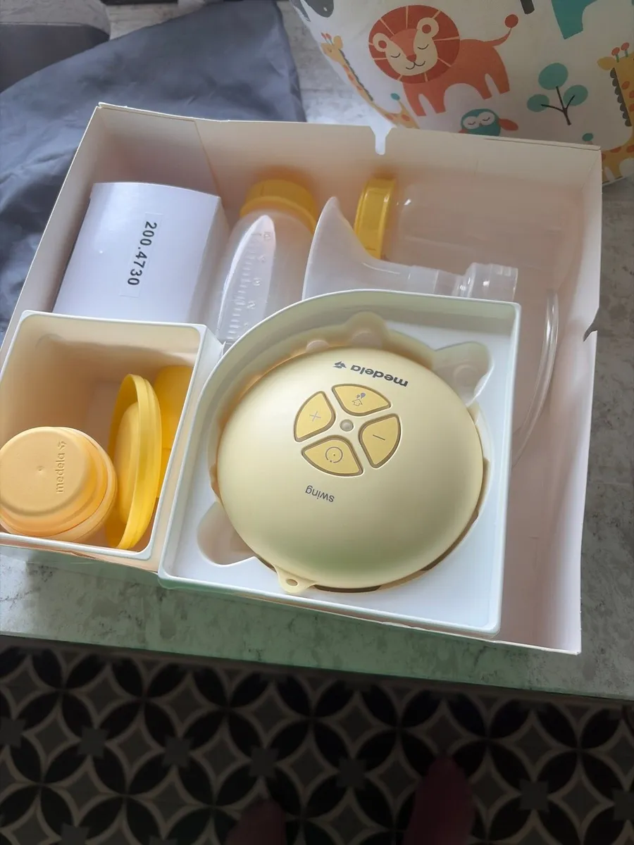 Medela swing single electric pump - Image 4