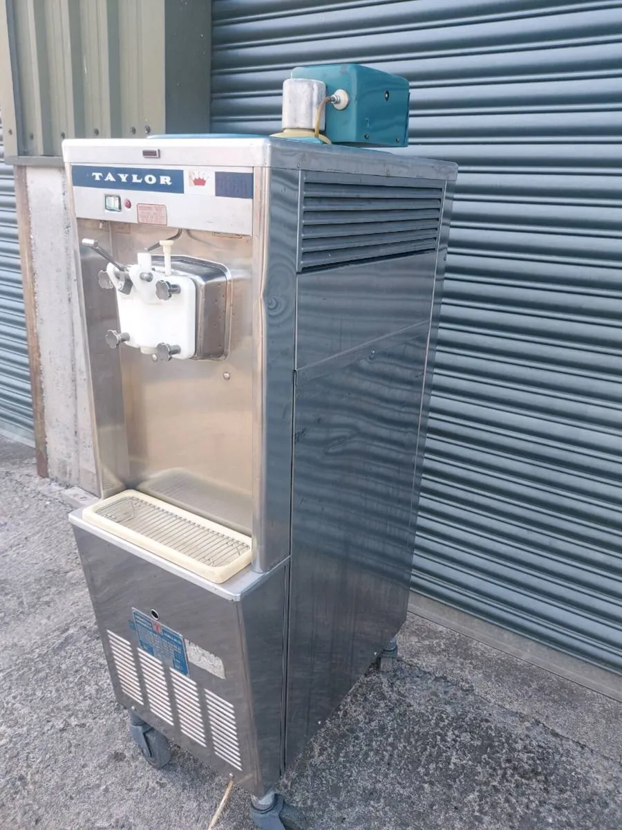 Ice cream machine - Image 1