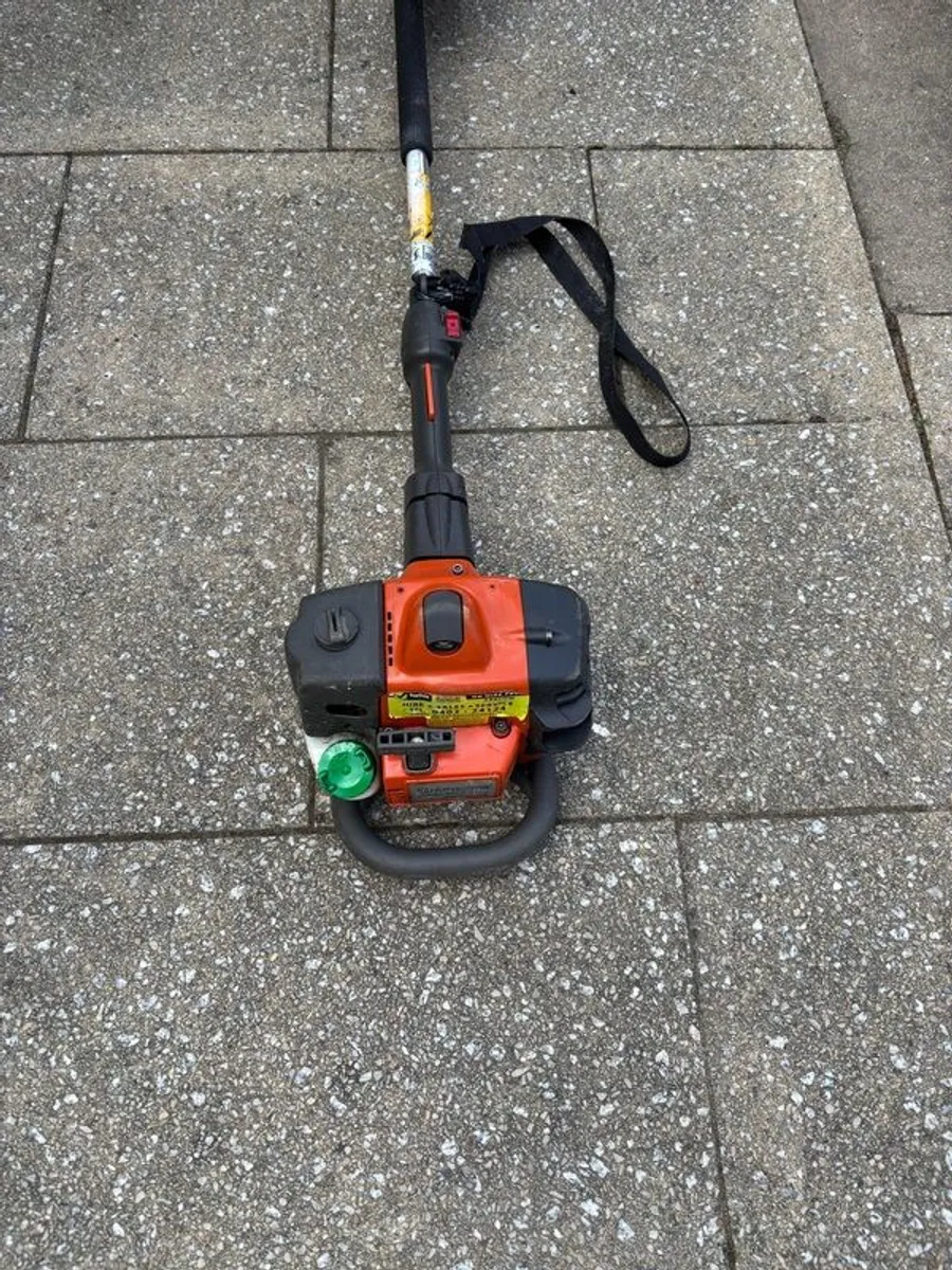 Husqvarna Long reach hedge trimmer - Image 1