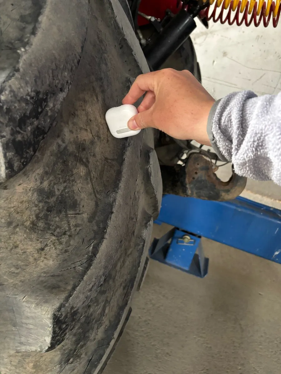 Michelin 650/65 R42 - Image 2
