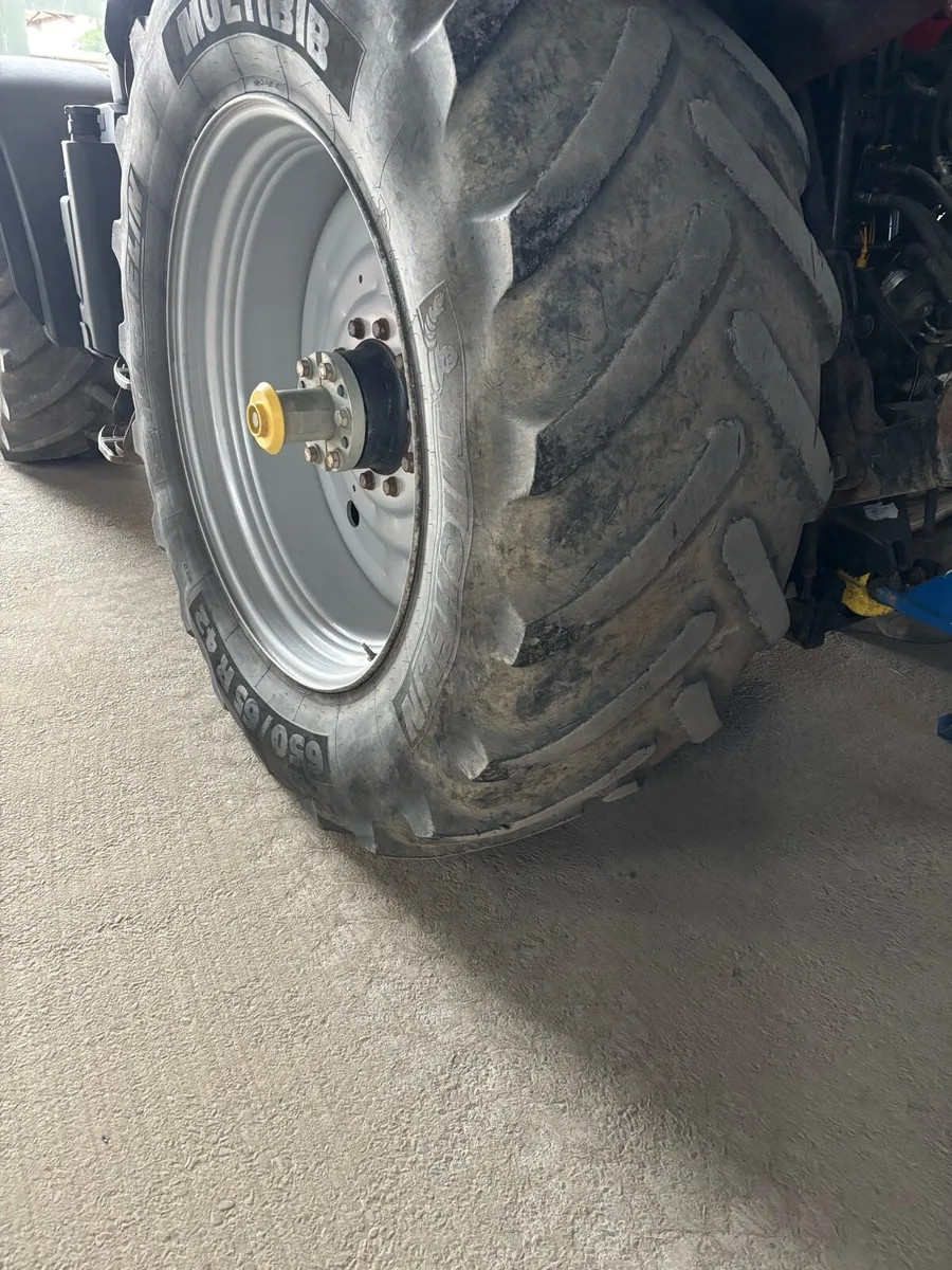 Michelin 650/65 R42 - Image 1