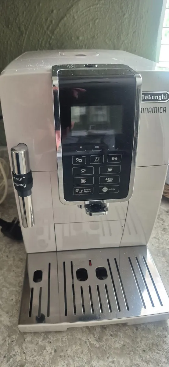 Delonghi Dinamica Coffe machine - Image 2
