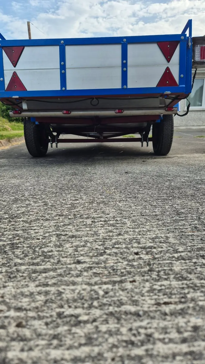 Trailer - Image 2