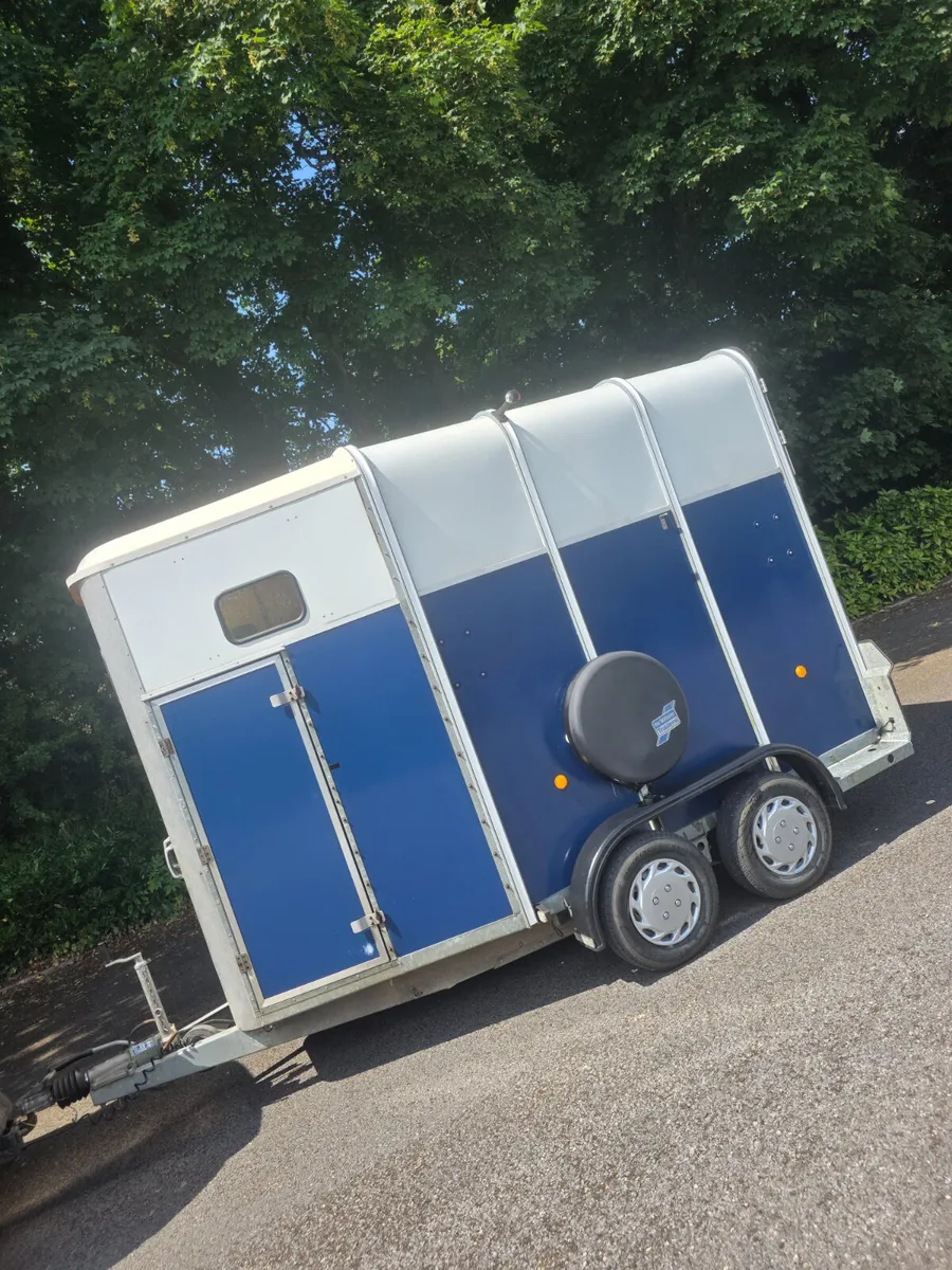 As new iforwilliams hb510 horsebox - Image 1