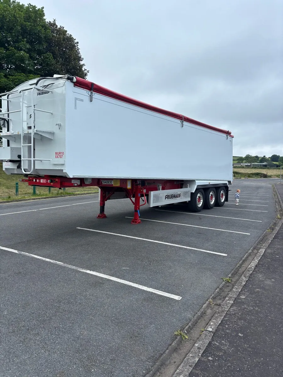 Fruehauf Sloper Year 2025 - Image 1