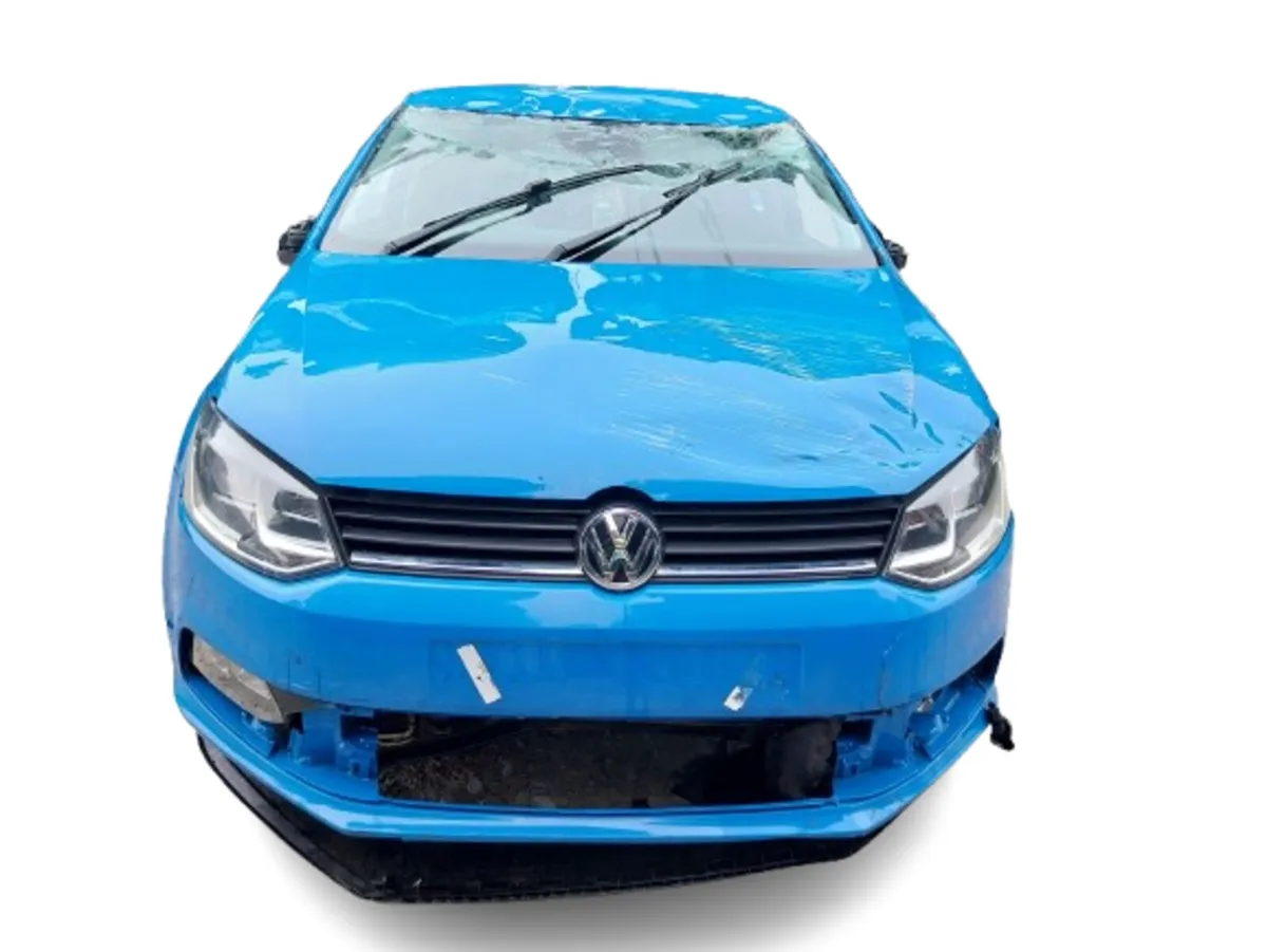 2015 VOLKSWAGEN POLO  For Breaking/Dismantling - Image 2