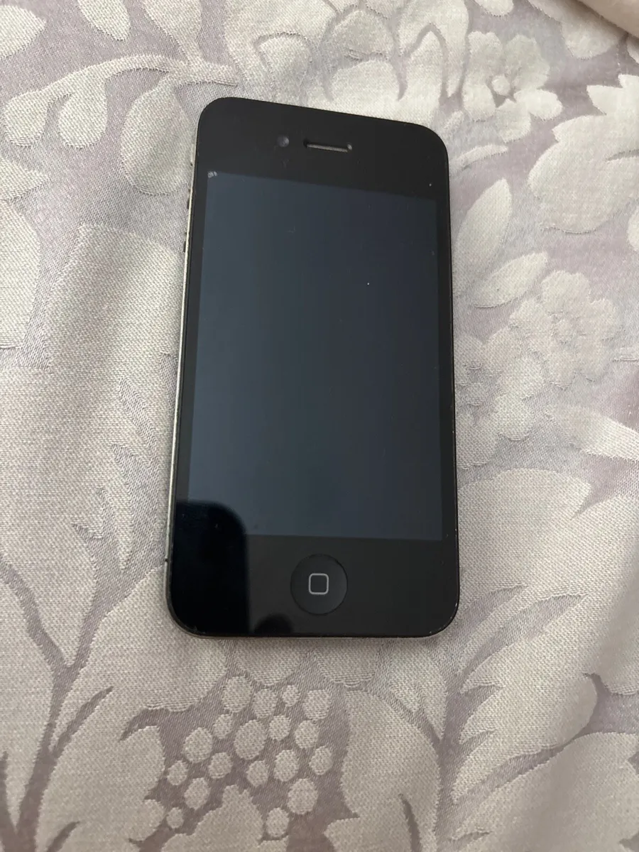 iPhone 4 (for spare parts) - Image 1