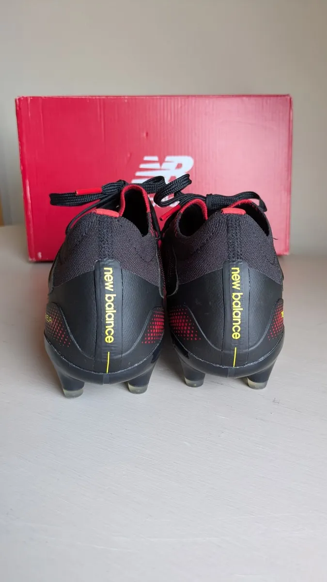 Comfortable Wide Fit New Balance Tekela Elite Low - Image 2