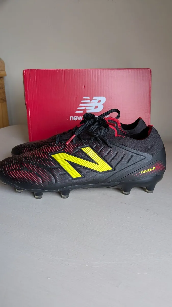Comfortable Wide Fit New Balance Tekela Elite Low - Image 3